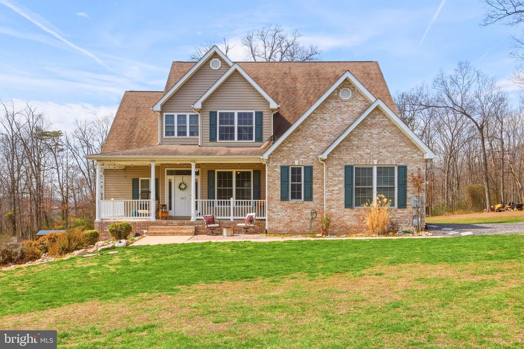 257 HUNTER RD, Maurertown, VA 22644