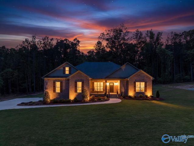 103 Meadow Creek Road, Glencoe, AL 35905