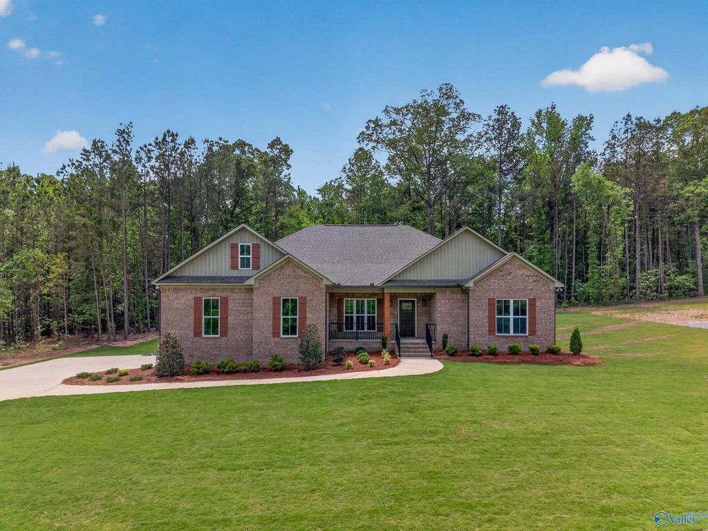 103 Meadow Creek Road, Glencoe, AL 35905