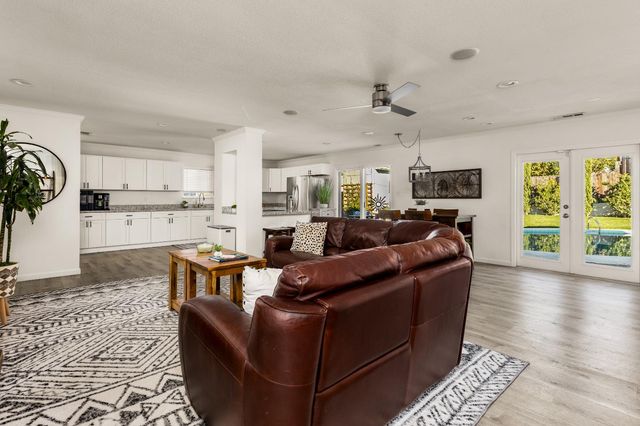 8032 Rusch Dr, Citrus Heights, CA 95621