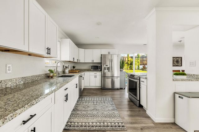 8032 Rusch Dr, Citrus Heights, CA 95621