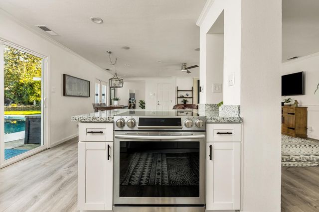 8032 Rusch Dr, Citrus Heights, CA 95621