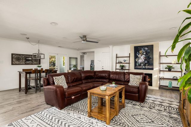 8032 Rusch Dr, Citrus Heights, CA 95621