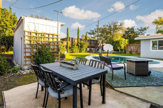 8032 Rusch Dr, Citrus Heights, CA 95621