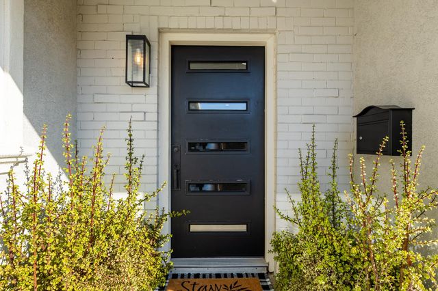 8032 Rusch Dr, Citrus Heights, CA 95621