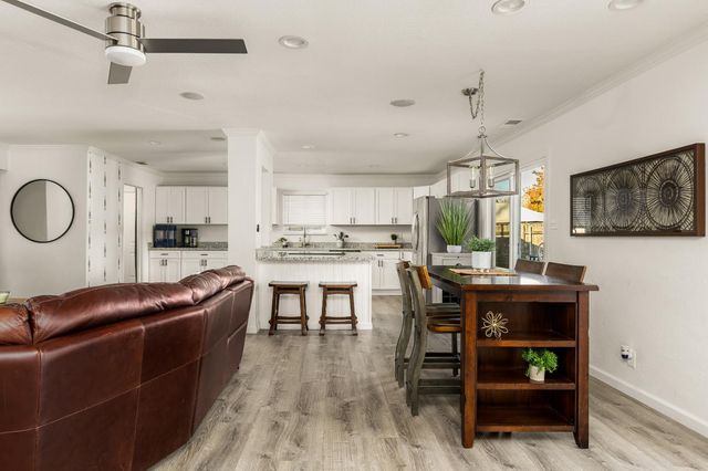 8032 Rusch Dr, Citrus Heights, CA 95621