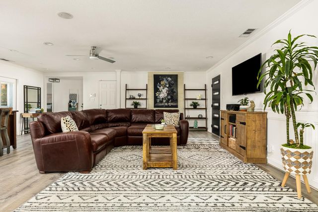 8032 Rusch Dr, Citrus Heights, CA 95621