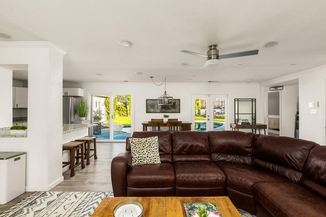 8032 Rusch Dr, Citrus Heights, CA 95621