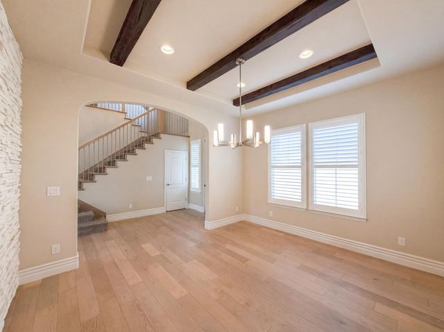 5601 Lakepointe Dr, Rocklin, CA 95677