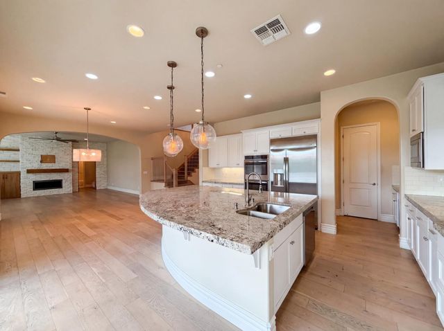 5601 Lakepointe Dr, Rocklin, CA 95677