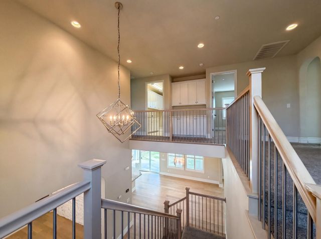 5601 Lakepointe Dr, Rocklin, CA 95677