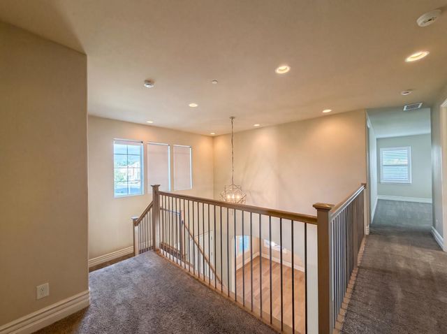 5601 Lakepointe Dr, Rocklin, CA 95677