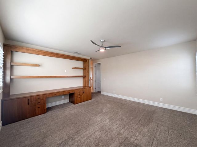 5601 Lakepointe Dr, Rocklin, CA 95677