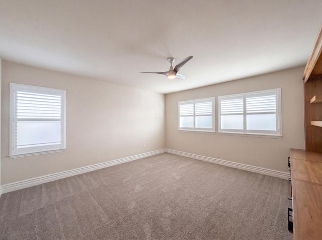 5601 Lakepointe Dr, Rocklin, CA 95677