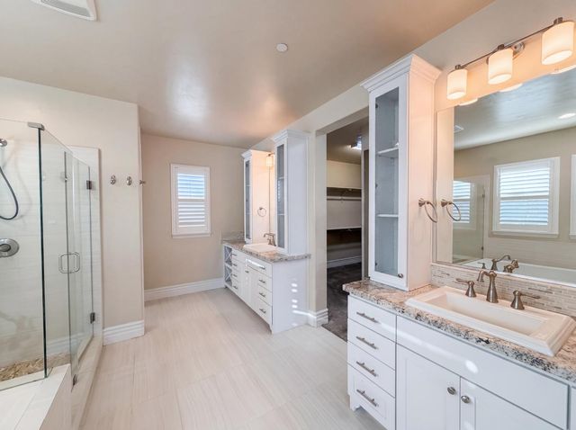 5601 Lakepointe Dr, Rocklin, CA 95677
