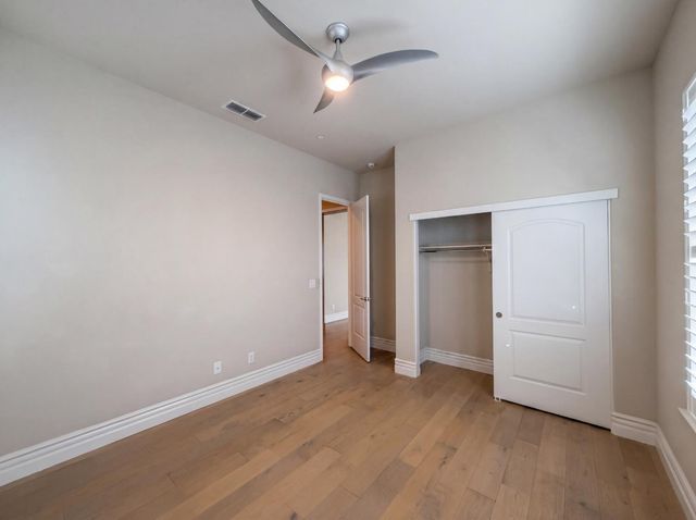 5601 Lakepointe Dr, Rocklin, CA 95677