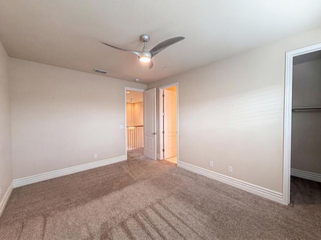 5601 Lakepointe Dr, Rocklin, CA 95677