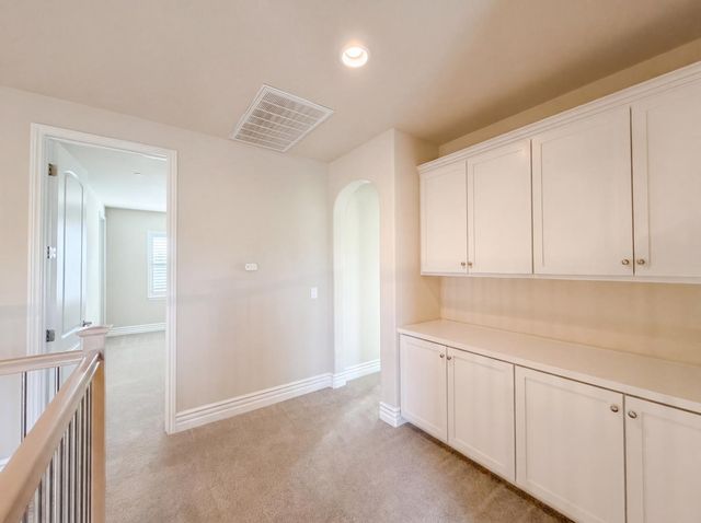 5601 Lakepointe Dr, Rocklin, CA 95677