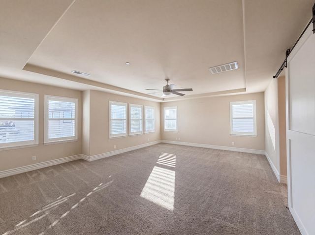 5601 Lakepointe Dr, Rocklin, CA 95677