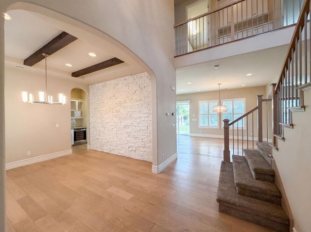 5601 Lakepointe Dr, Rocklin, CA 95677