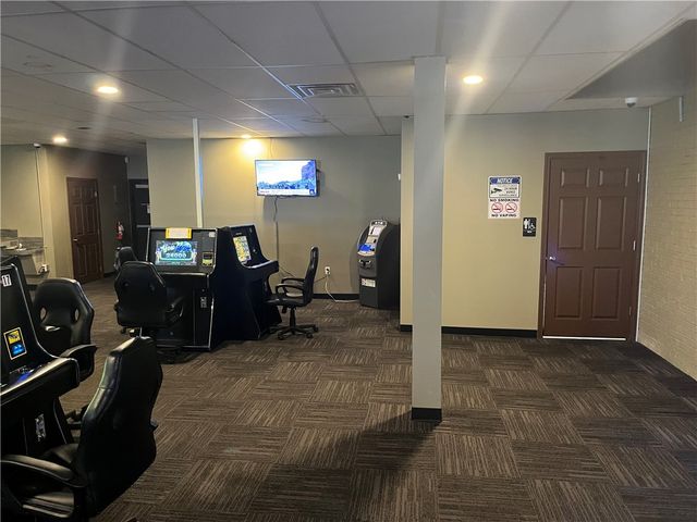 1910 E State St, Hermitage, PA 16148