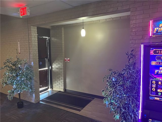 1910 E State St, Hermitage, PA 16148