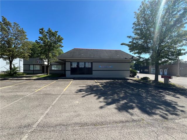 1910 E State St, Hermitage, PA 16148