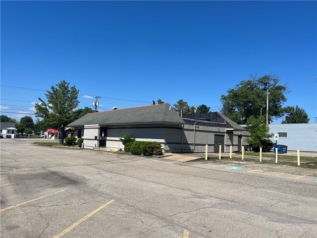 1910 E State St, Hermitage, PA 16148