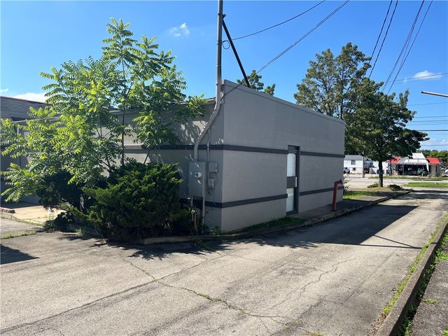 1910 E State St, Hermitage, PA 16148