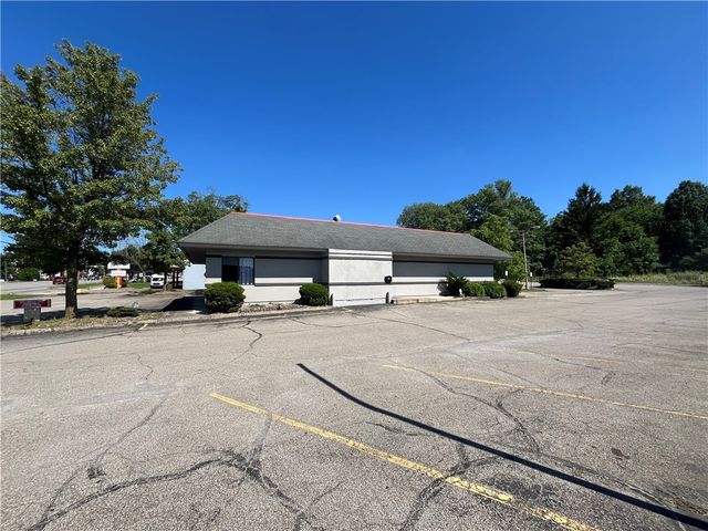 1910 E State St, Hermitage, PA 16148