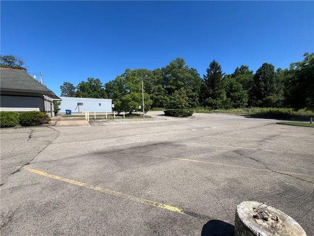 1910 E State St, Hermitage, PA 16148