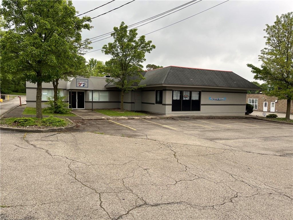 1910 E State St, Hermitage, PA 16148