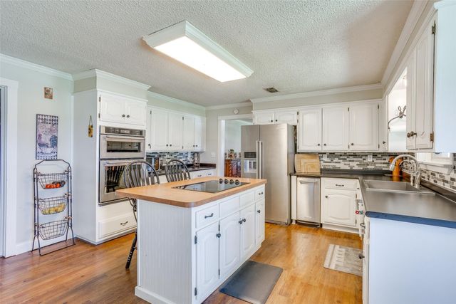 13800 Llano Drive, Weatherford, TX 76087