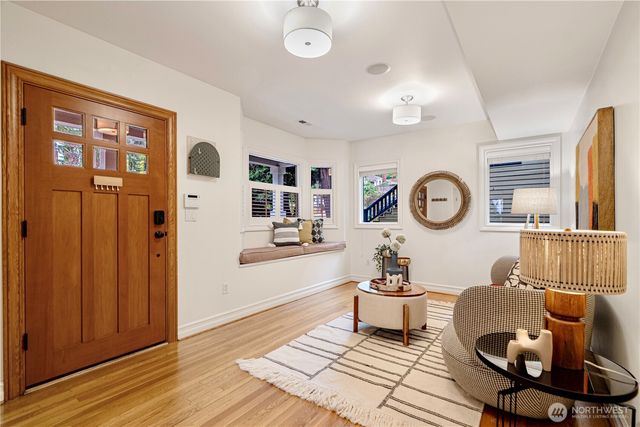 1528 NE 97th St, Seattle, WA 98115