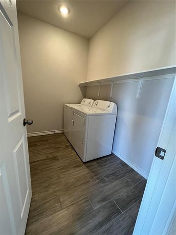 173 Nettletree DR, Buda, TX 78610