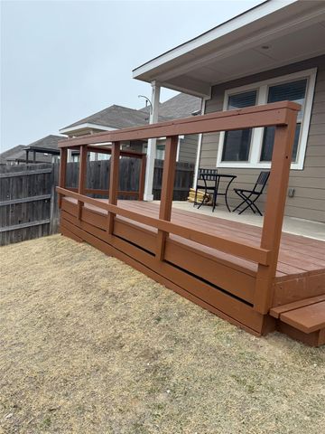 173 Nettletree DR, Buda, TX 78610