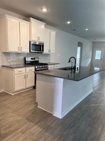 173 Nettletree DR, Buda, TX 78610