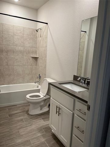 173 Nettletree DR, Buda, TX 78610