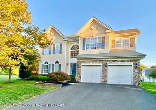 24 Skurka Court, Sayreville, NJ 08872