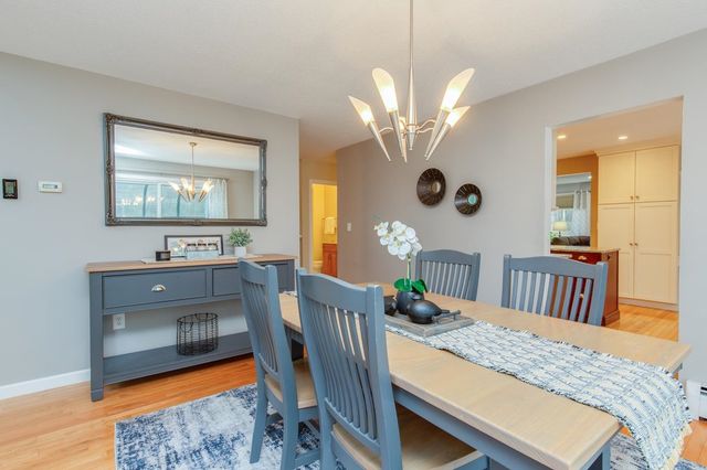 37 Standish Way, Amherst, NH 03031