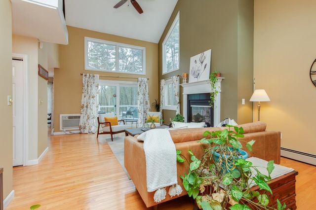 37 Standish Way, Amherst, NH 03031
