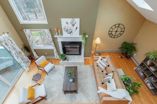 37 Standish Way, Amherst, NH 03031
