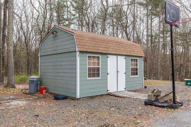 37 Standish Way, Amherst, NH 03031