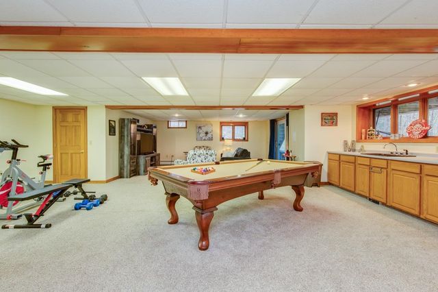 37 Standish Way, Amherst, NH 03031