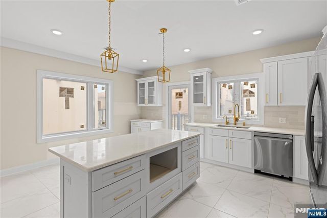 45 Lincoln Avenue, Cliffside Park, NJ 07010