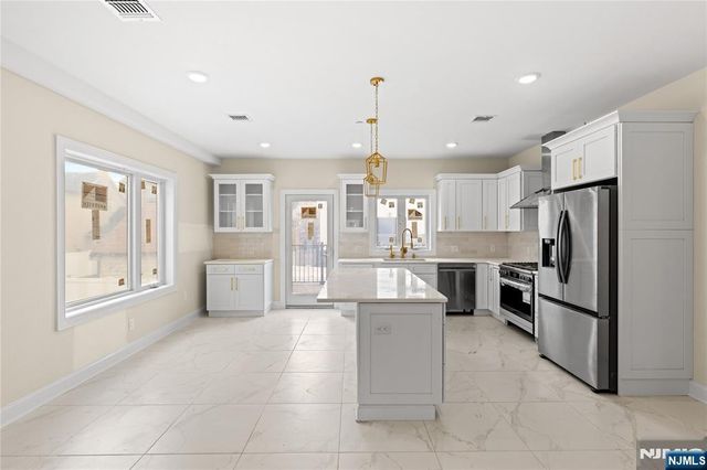 45 Lincoln Avenue, Cliffside Park, NJ 07010