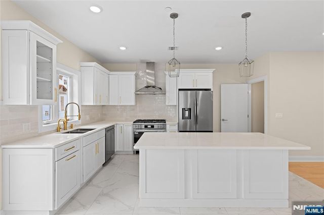 45 Lincoln Avenue, Cliffside Park, NJ 07010