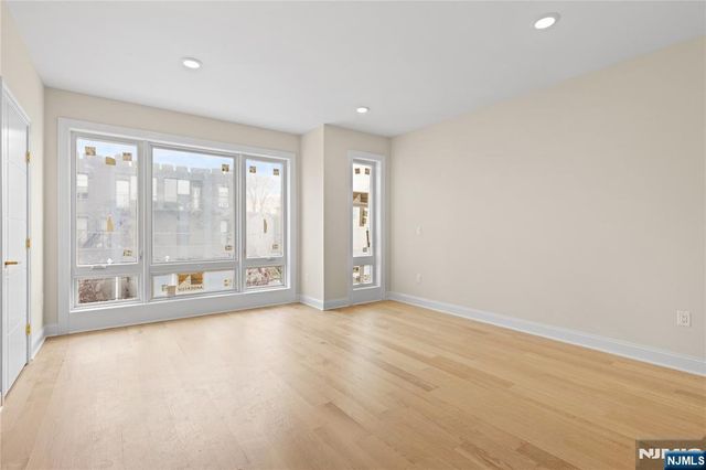 45 Lincoln Avenue, Cliffside Park, NJ 07010