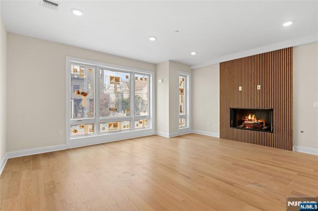 45 Lincoln Avenue, Cliffside Park, NJ 07010