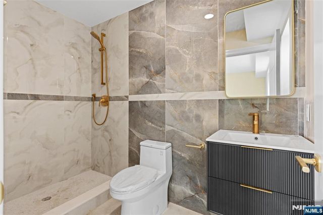 45 Lincoln Avenue, Cliffside Park, NJ 07010